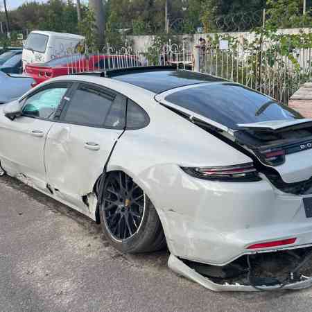 Аварийные автомобили Порш Панамера, 2019, 3.0, бензин, АКПП, полный привод выкупили за 3850000